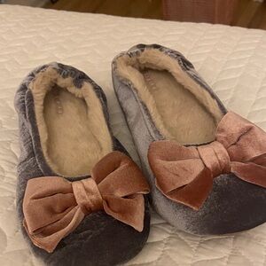 Boden grey and pink bow slippers